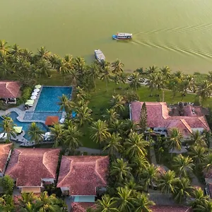 **** Resort Vinh Hung Riverside & Vietnam